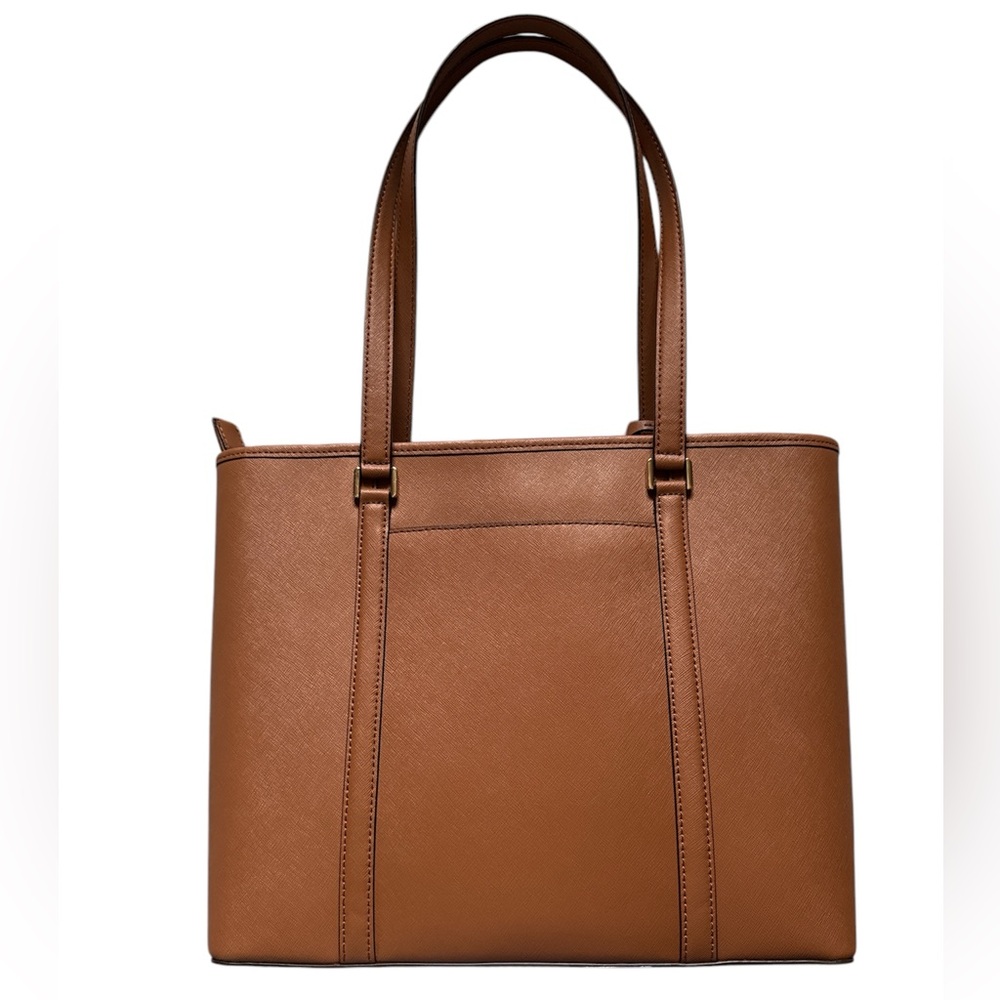 SOLD 👜 Michael Kors Medium Temple Canvas Tan Tote
• 𝗧𝗛𝗘 𝗠𝗨𝗦𝗧 𝗛𝗔𝗩𝗘 𝗧𝗢𝗧𝗘 • - Picture 2 of 6